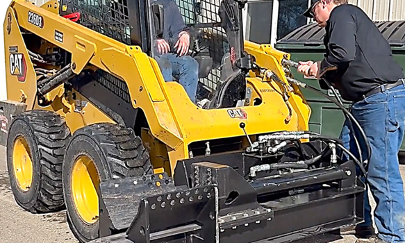 A man attaches the HWP-135.